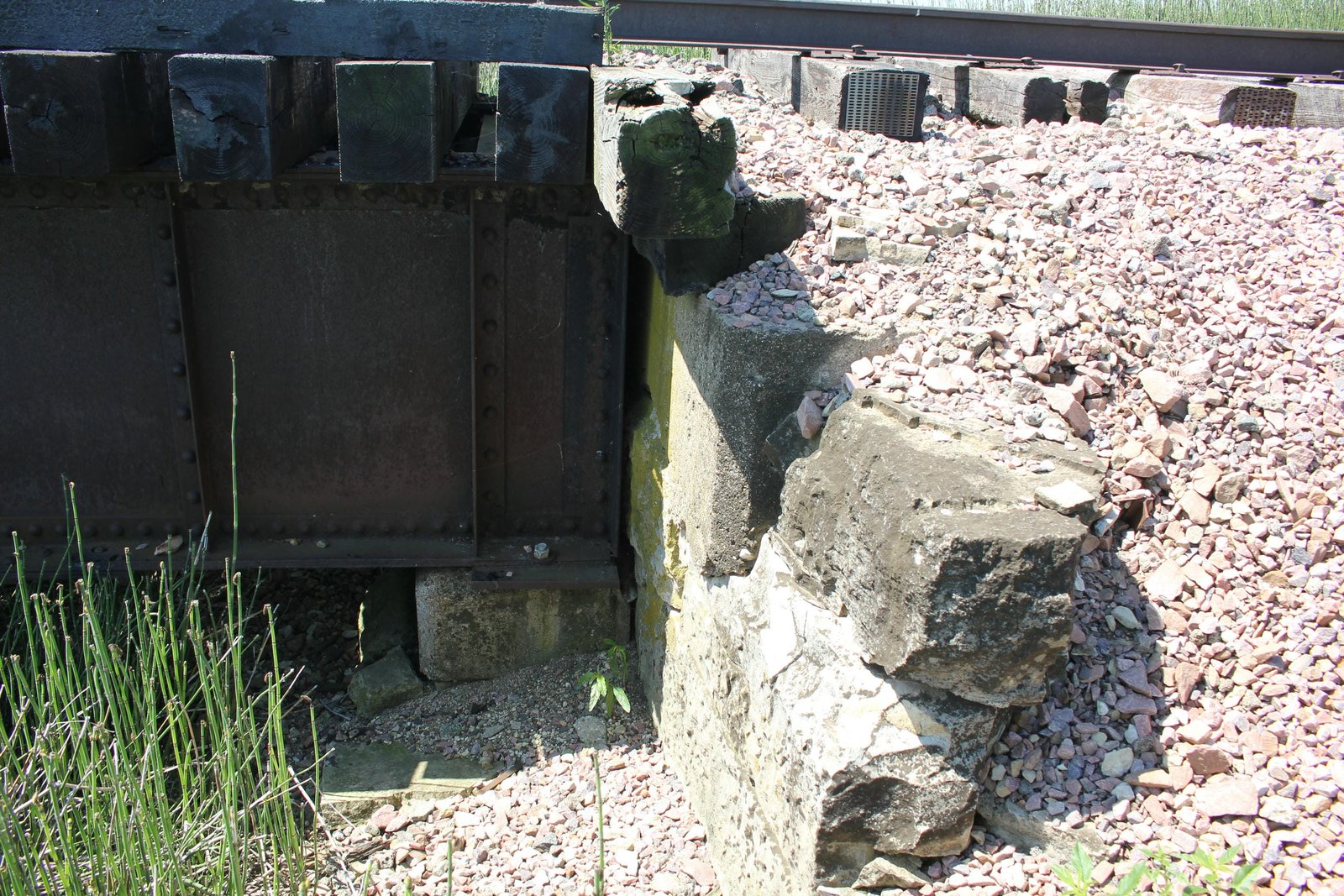 East abutment